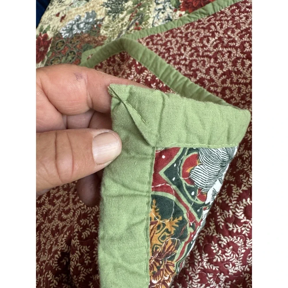 Christmas Holiday Quilted Bedspread 88 X 90